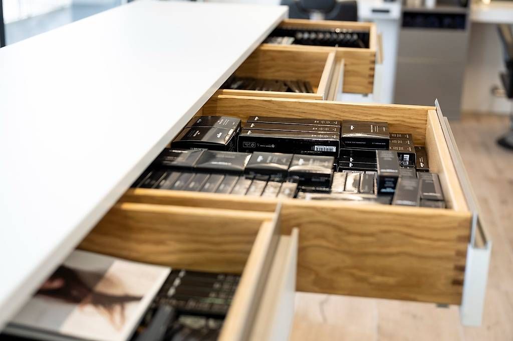 Cassettiere: Sideboard 4 Schubladen / 2 Türen – Usato da Seengen venduto da luki0041 2