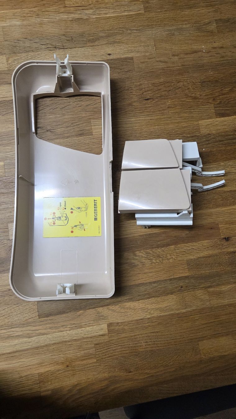 Geberit WC: Geberit Spülkastendeckel Baige – Usato da Dornach venduto da Ihsan2 3