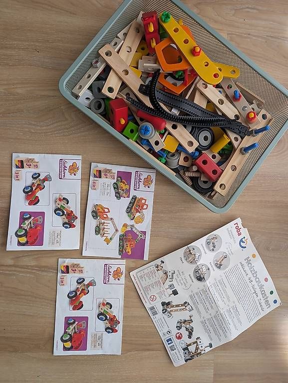 Eichhorn Kit di costruzioni: Eichhorn Constructor diverse Sets und Roba Holzbaukasten – Usato da Urdorf venduto da Cat_Com