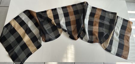 Scarf checked pattern brown black gray