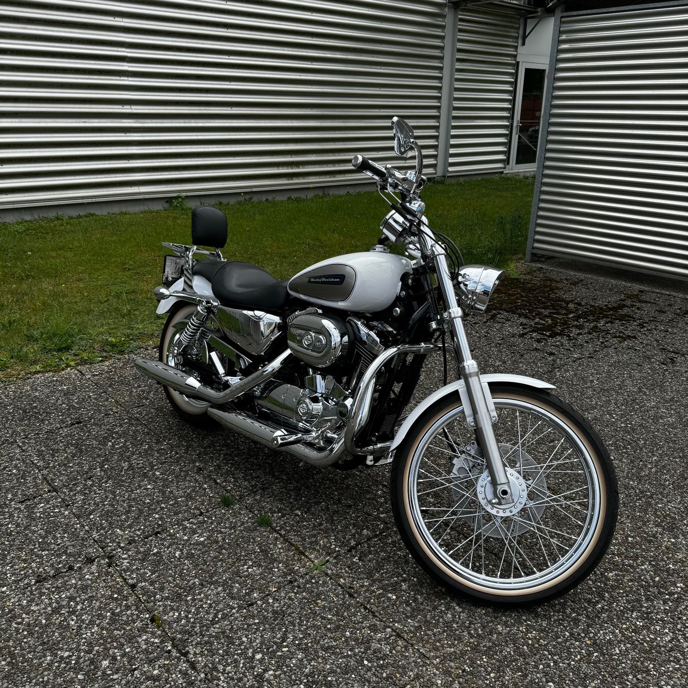 Harley-Davidson Chopper: 2010 Harley-Davidson XL883C Sportster – Usato da Ueberstorf venduto da metalqueen.ch 1