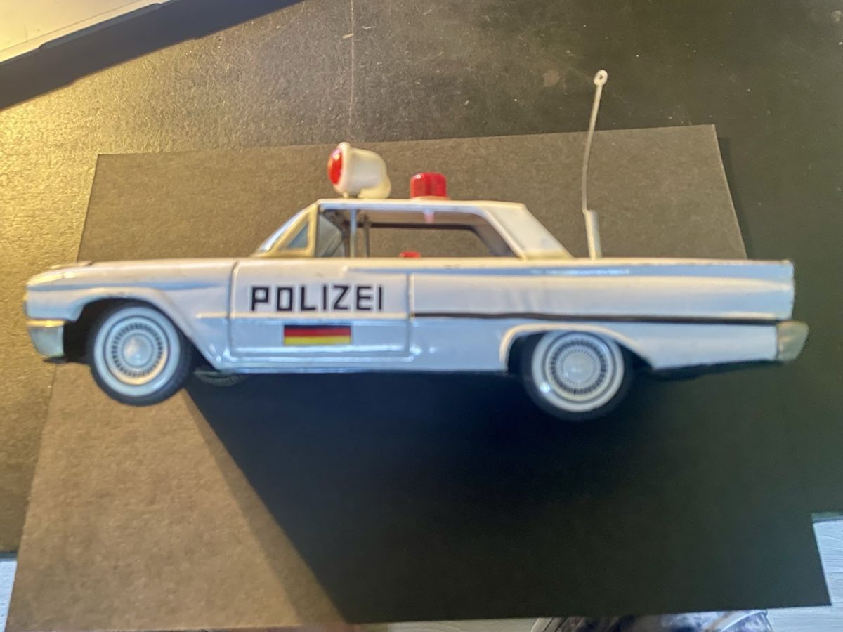 Ford Voitures modèles: Blechspielzeug deutscher Polizeiwagen – D'occasion à Gebertingen par Photographica 1