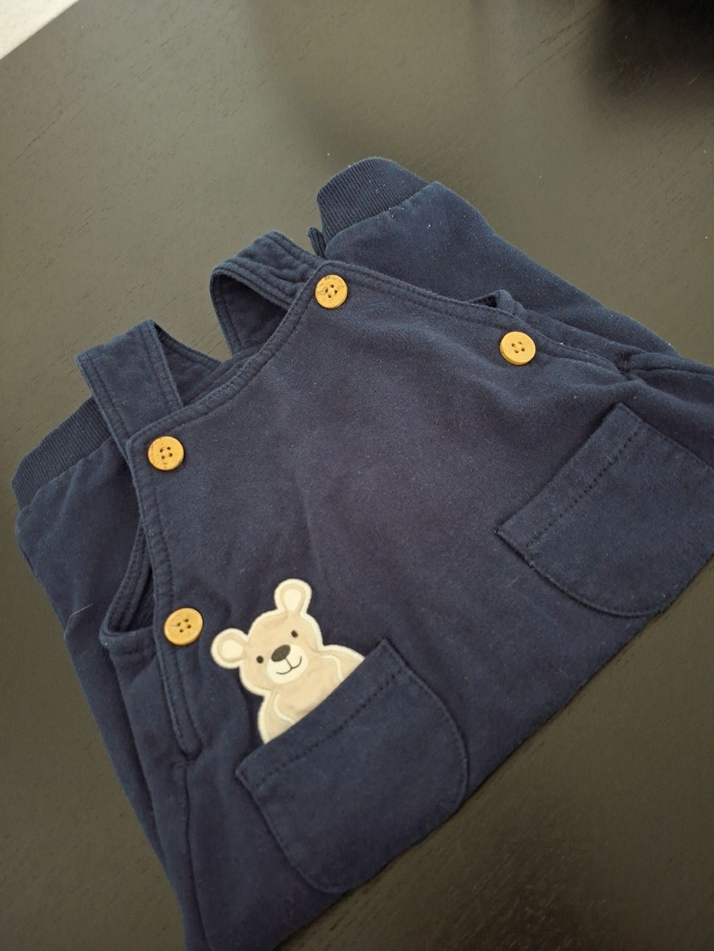 Ensembles coordonnés:  Latzhose Teddy, Grösse 74 – D'occasion à Winterthur par Ausmisten2026 1