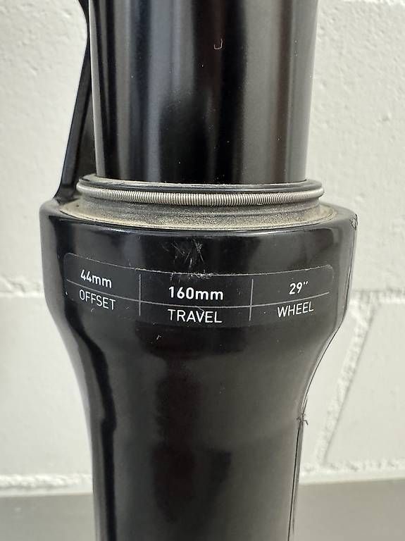 Rockshox Pezzi di ricambio: Rockshox Domain Gabel – Usato da Bettwiesen venduto da timmy.turner 4
