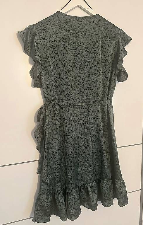 Vila Kleider: NEU! VILA Wickelkleid. Gr. 42 – Neu und originalverpackt aus Flawil von mar_9chb 1