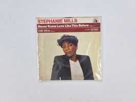 Stephanie Mills (1 Single)