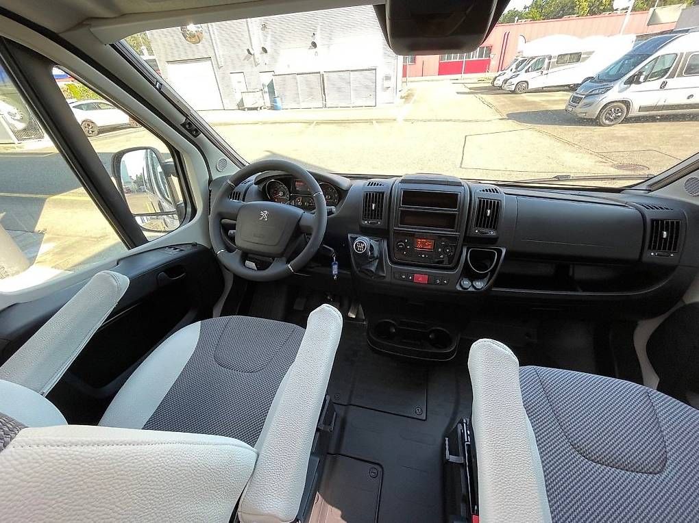 Camping Fahrzeuge: VANTOURER Peugeot 600 D – Gebraucht aus Langenthal von Reisemobil01 5