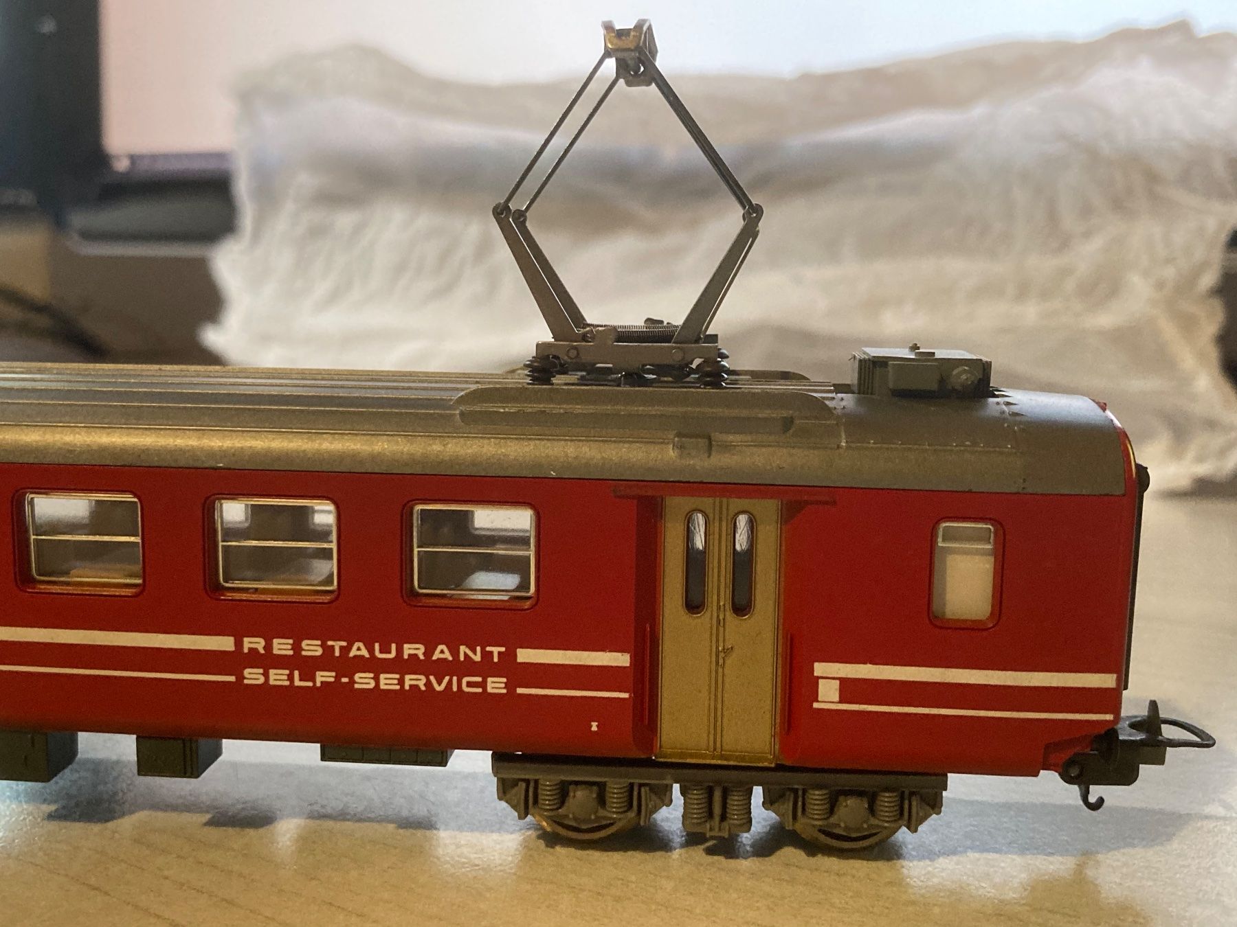 Lima Modelleisenbahnen: SBB Speisewagen – Gebraucht aus Basel von ce_mettier 1