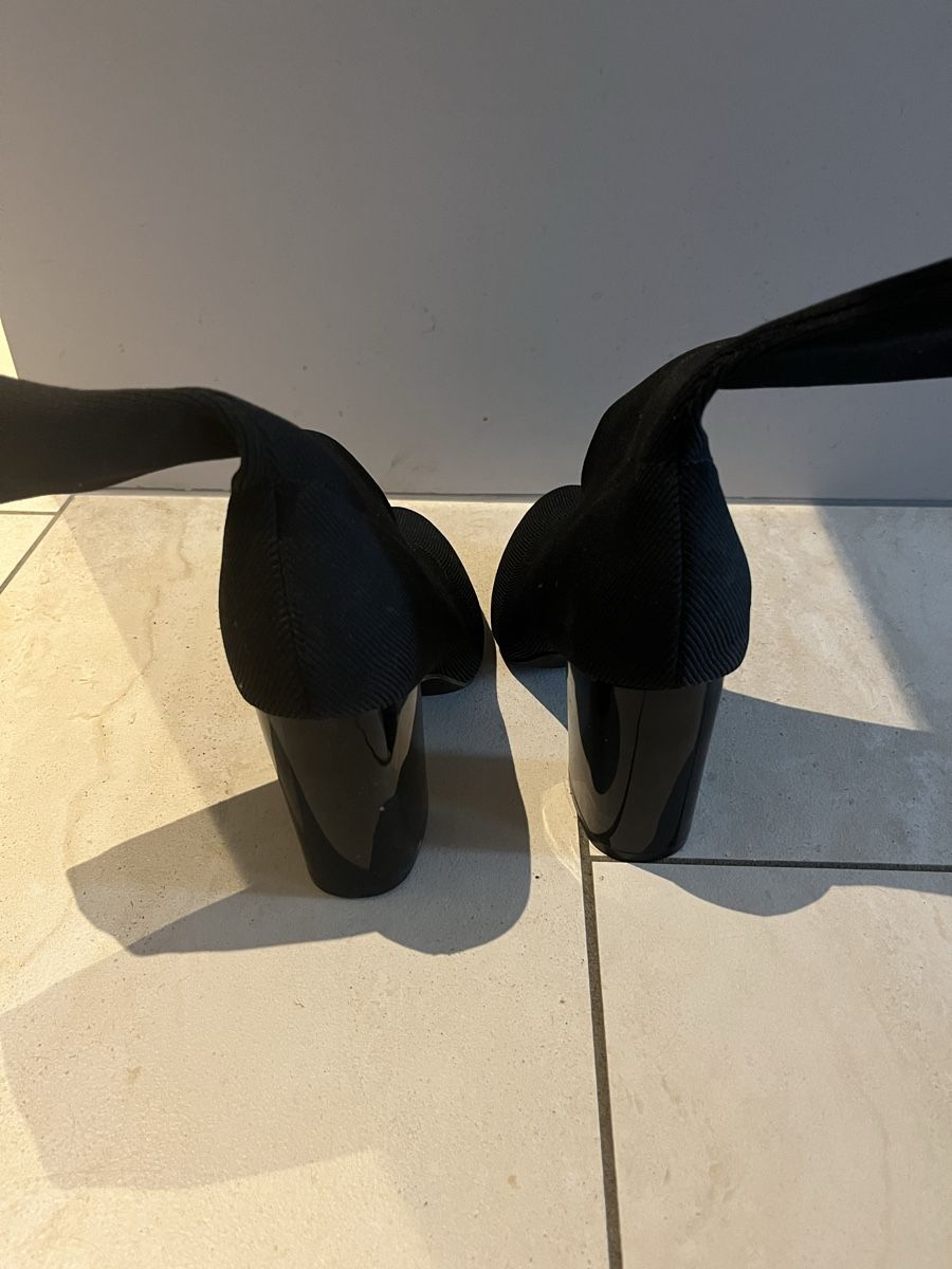 Zalando Scarpe da donna: Schwarze -Stiefeletten Grösse 40 – Nuovo (secondo la descrizione) da Niederrohrdorf venduto da liv_7gbr 6