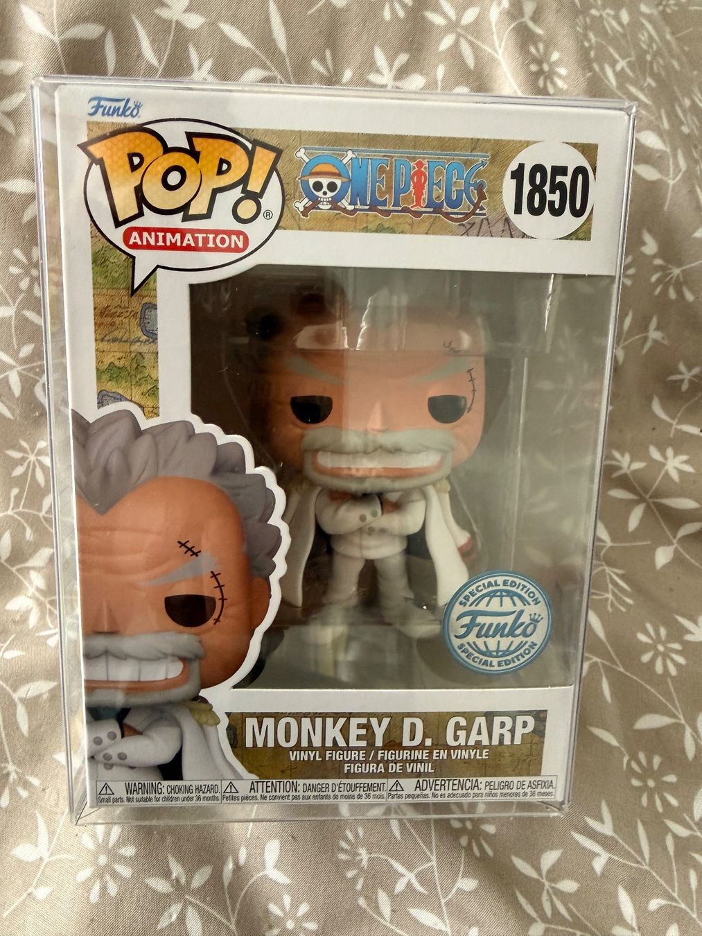 Funko Statuette: Funko Pop One Piece Monkey D. Garp – Nuovo e nell'imballaggio originale da Luzern venduto da cha_2x2f