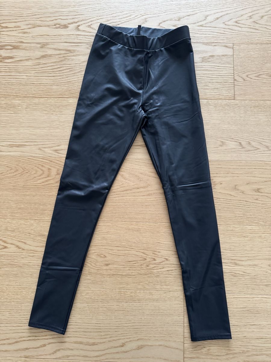 Leggings: Kunstlederleggins matt schwarz / Gr S – Gebraucht aus Hergiswil NW von Labello01