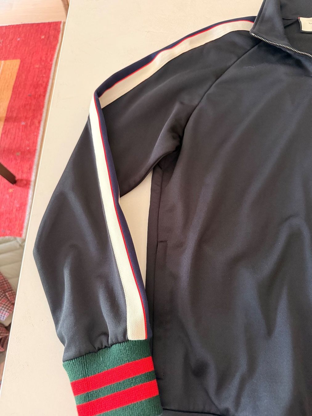 Gucci Jacken: Gucci Zip Trackjacket mit Logo Detail – Gebraucht aus Chambésy von rob_gl27 5
