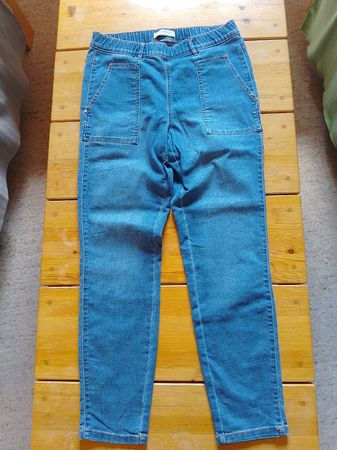 Jeans Grösse 40 NEU