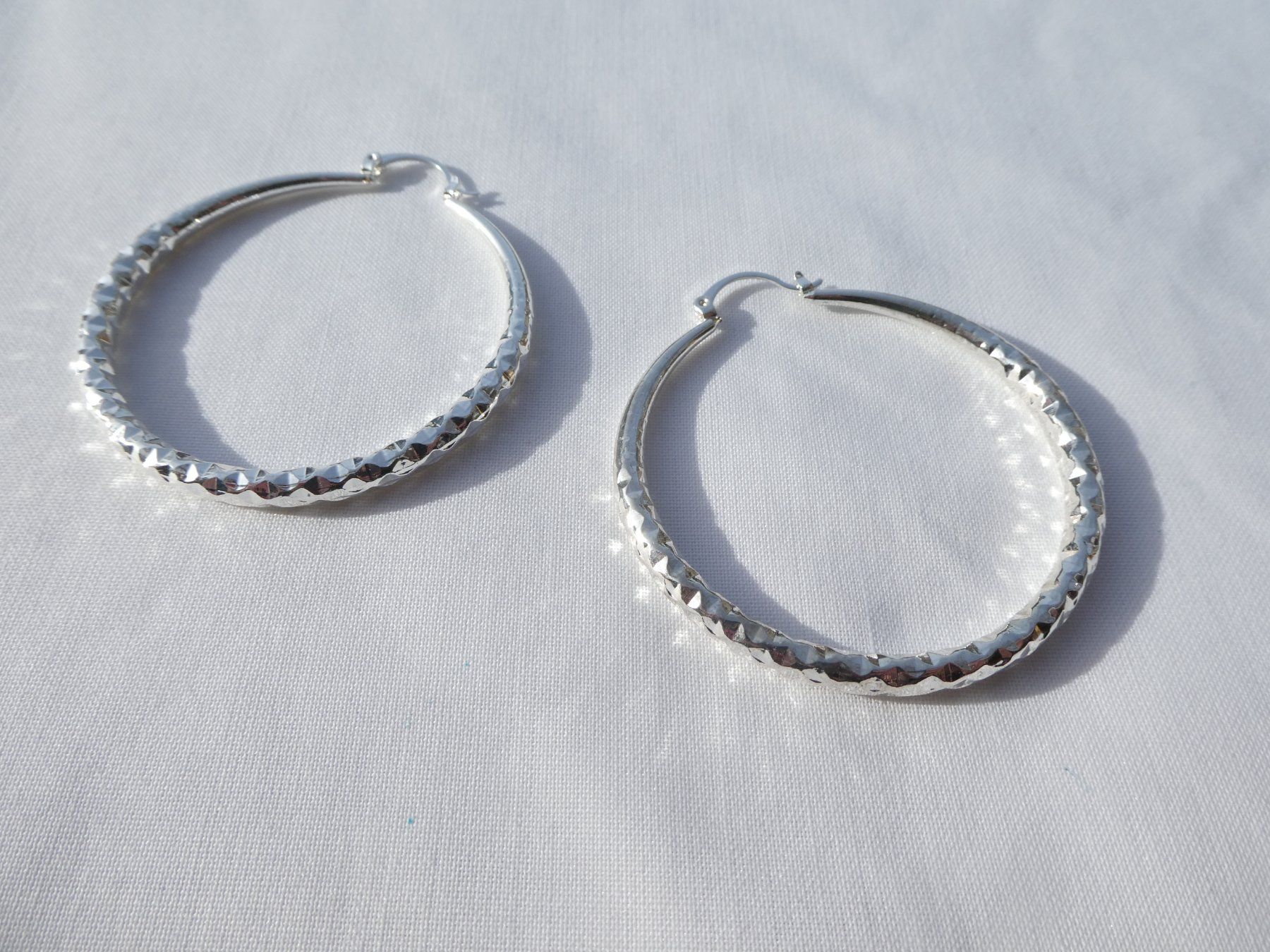 Boucles d'oreille: Grosse Creolen versilbert, neu – Neuf (Voir description) à Gattikon par kaandooh 1