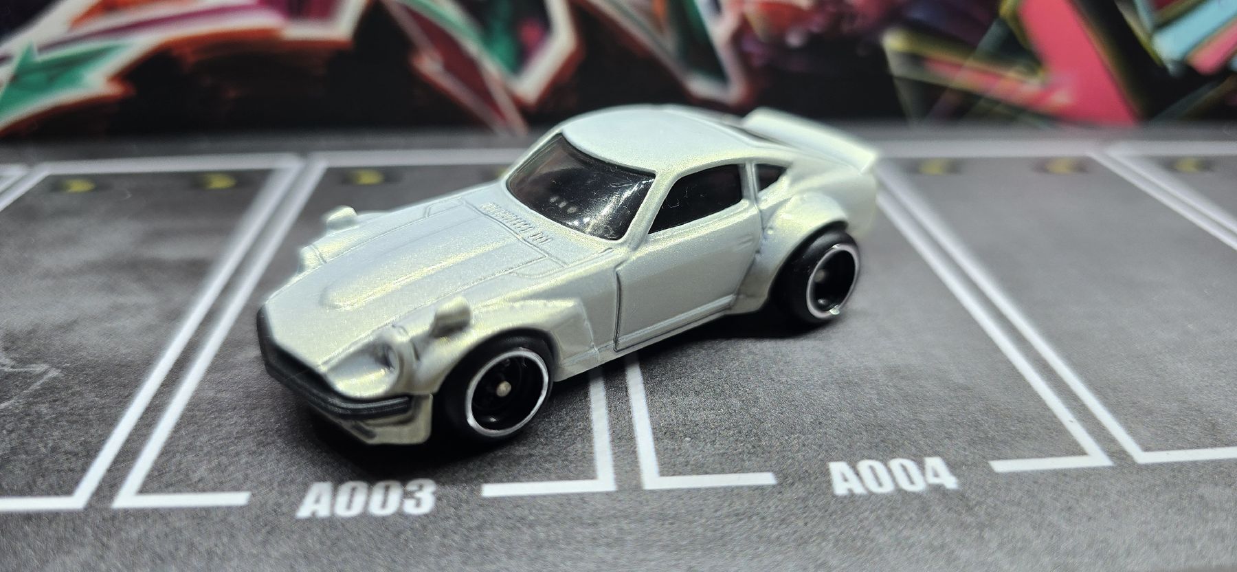 Hot Wheels Modellini d'auto: Hot Wheels Datsun Premium – Nuovo (secondo la descrizione) da Frauenfeld venduto da ufo_yk6c