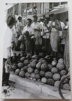 Erh. Hürsch 1 Foto um 1975, China: Verkauf Wassermelonen