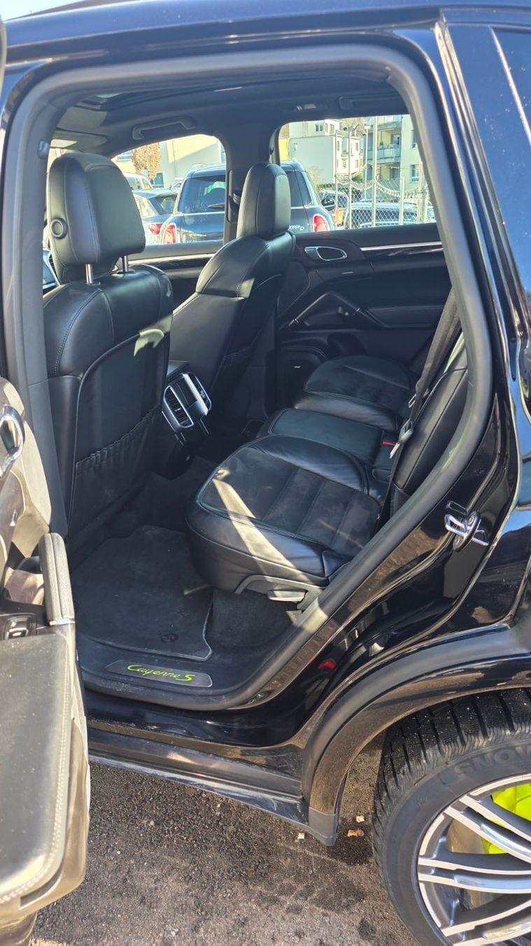 Porsche Automobili: Porsche Cayenne S E-Hybrid SUV – Usato da Frauenfeld venduto da iva_cy8y 2