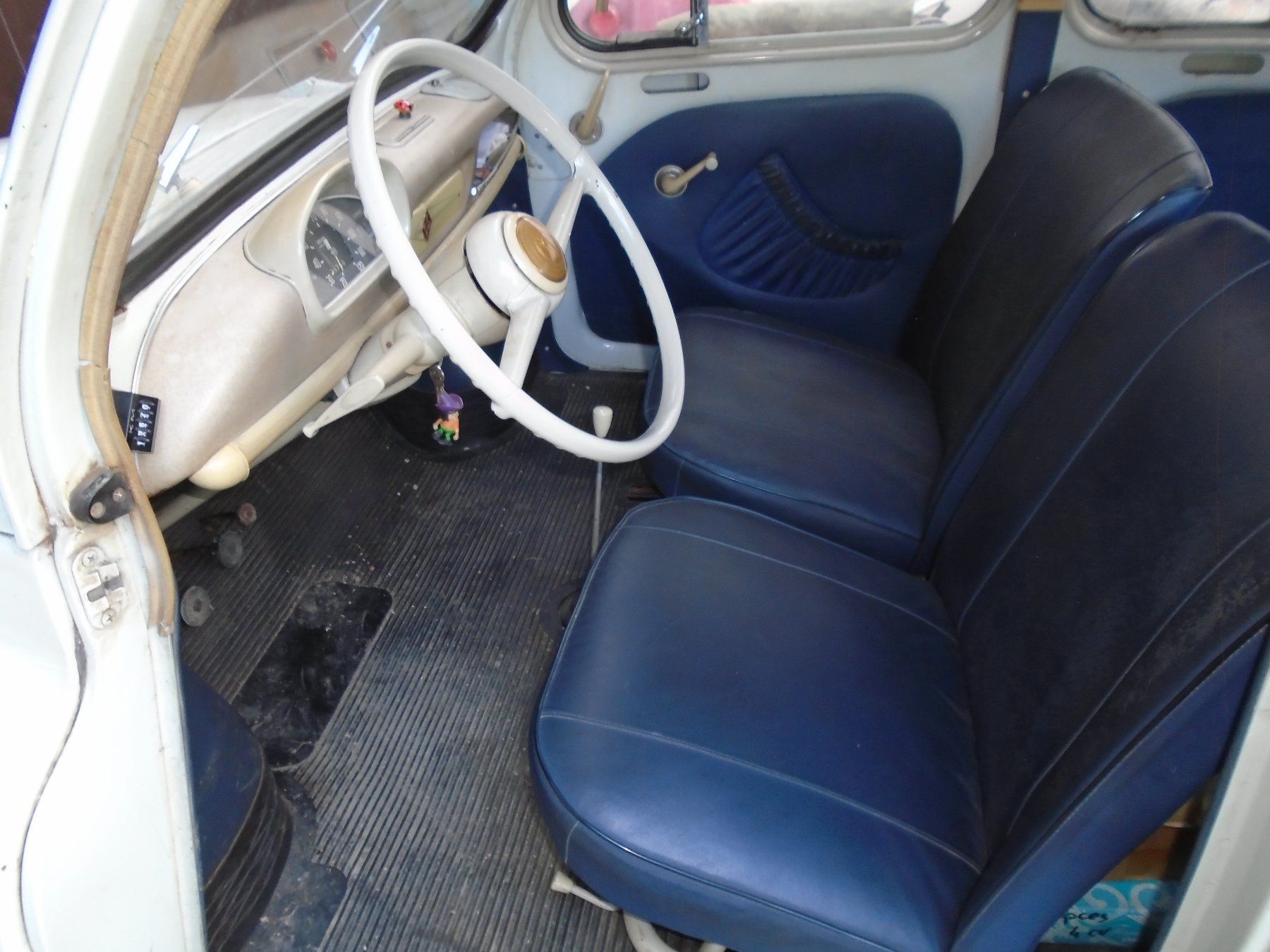 Renault Autos: Renault 4 CV – Défectueux à Fey par paquita2122 5