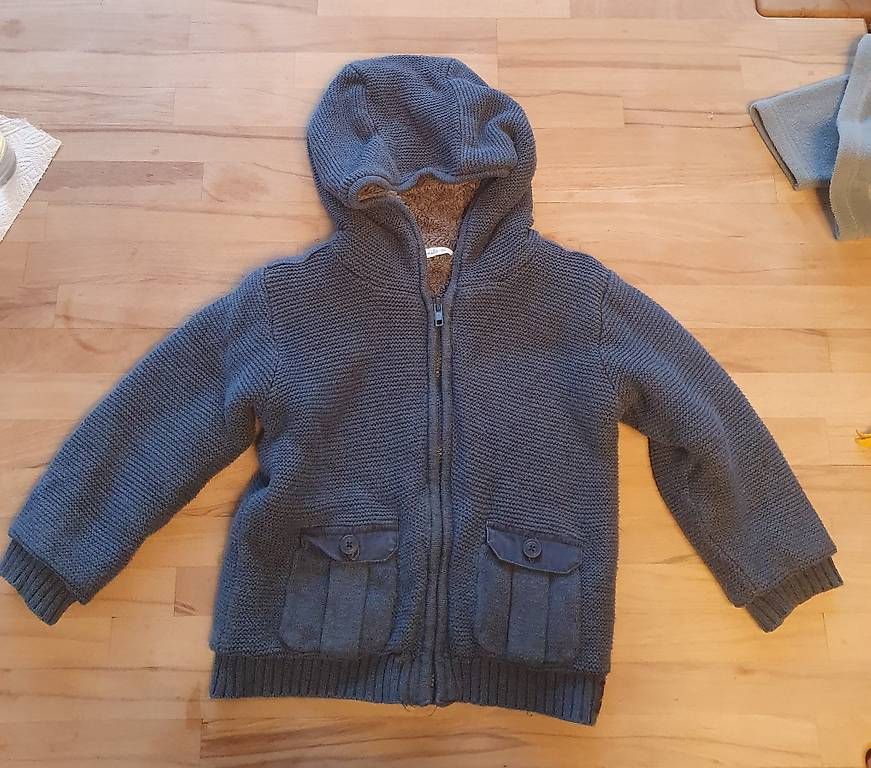 Giacche: Gefütterte Strickjacke Gr. 98 – Usato da Ebmatingen venduto da zeitlos-gesund.ch 1