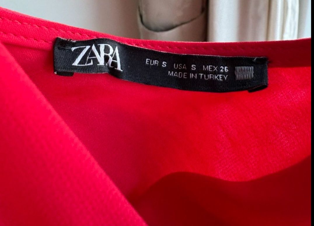 Zara Kleider: Zara Silky rotes Kleid Gr. S – Neu (gemäss Beschreibung) aus Zürich von Rae0850 2