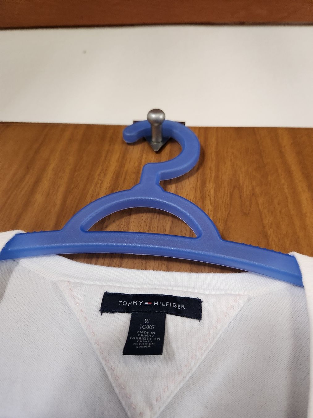 Tommy Hilfiger Pullover & Sweatshirts: Pull V blanc Tommy Hilfiger taille XL  – Gebraucht aus Niedergösgen von Eva2410 6