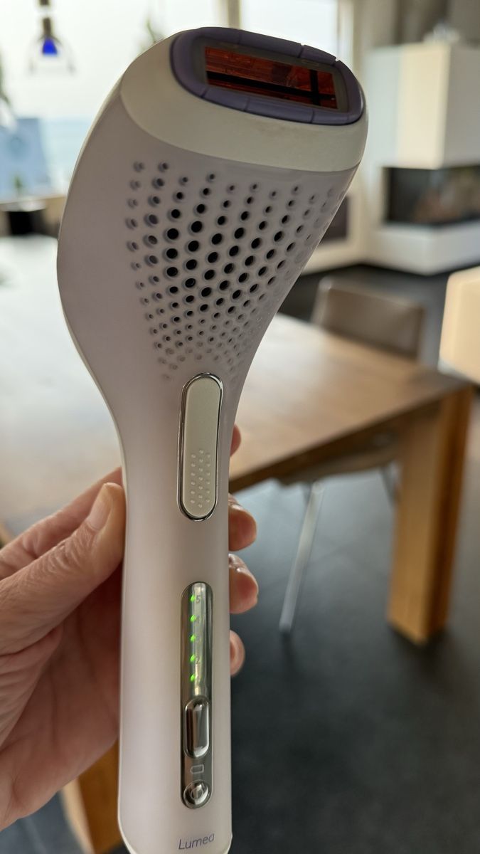 Philips Epilatori: Philips Lumea IPL Haarentfernungssystem - Top Zustand! – Usato da Horgen venduto da Senija0 4