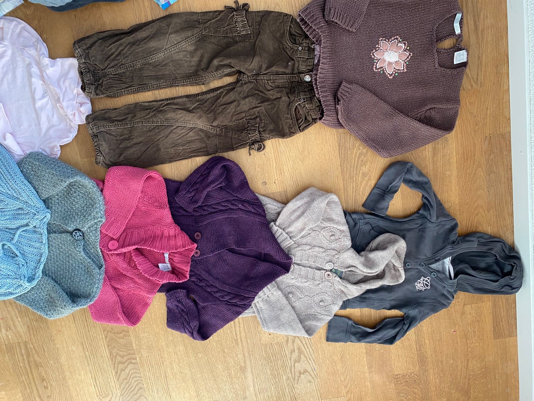 Lotti & Set di vestiti: Kunterbuntes Kleiderpaket 86 bis 104 – Usato da Uster venduto da muse70 2