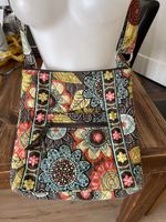 Sac à bandoulière Vera Bradley, jolis motifs fleuris!