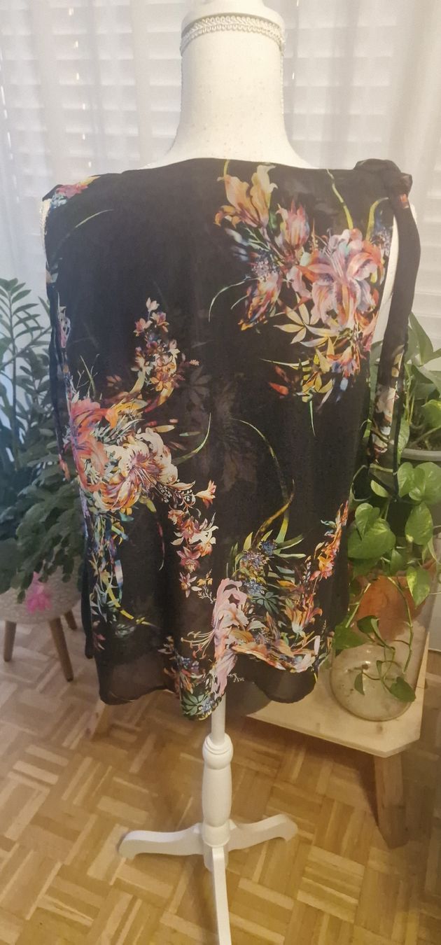 Monari Camicette: Monari Bluse Gr 42 – Usato da St. Gallen venduto da mania03 3