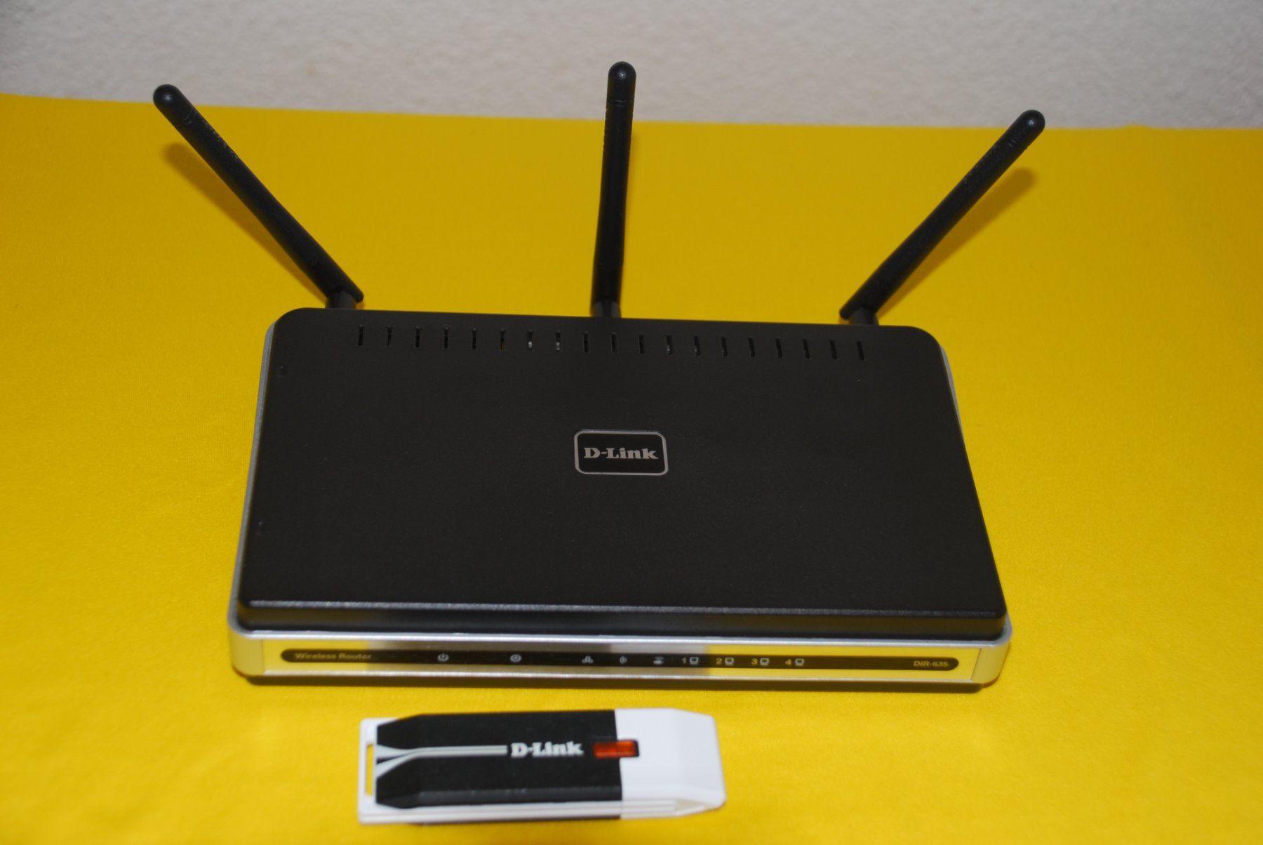 Dlink Modems & Router: D-Link DKT-410 Wireless N Router + USB Mini Adapter – Gebraucht aus Oberengstringen von doexpress