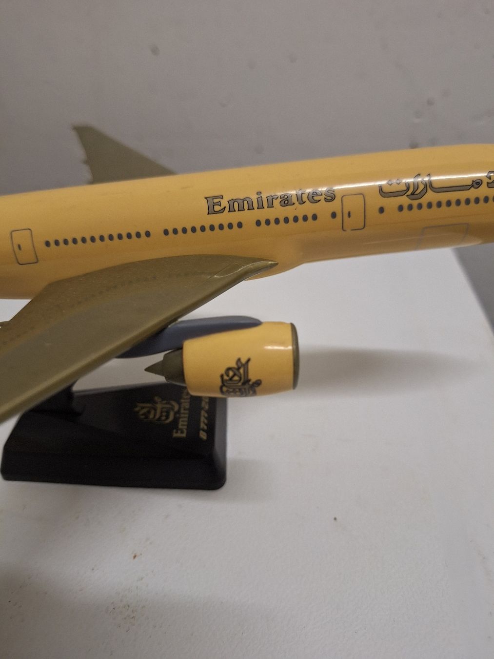 Boeing Kit di modellismo & Modellini statici: Boeing 777-200 der Emirates Airlines – Usato da Glattbrugg venduto da Rene1766 3