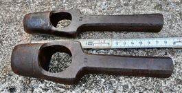 2 alte Henkellocheisen / Stanzeisen 26 & 35