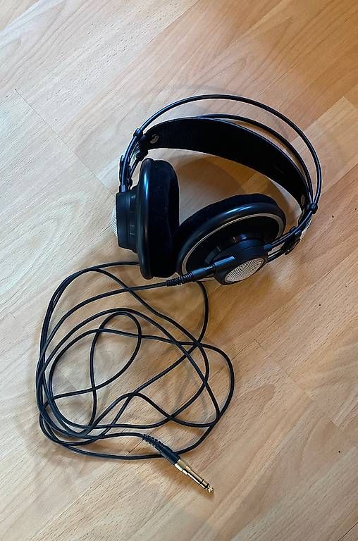 Akg Casques audio: AKG Reference K702 Studiokopfhörer – D'occasion à Pontresina par ginger_lemon