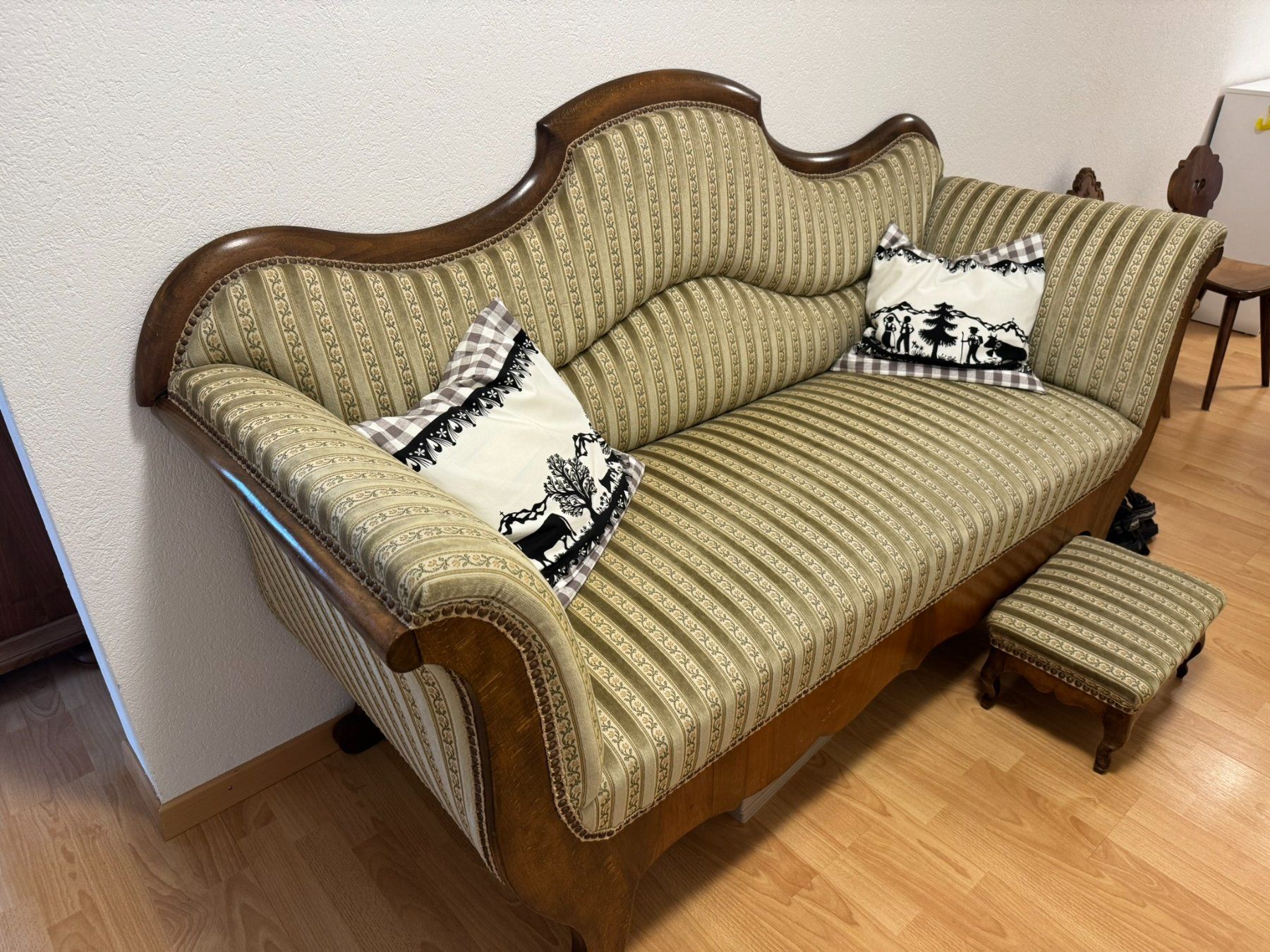 Sofas: Sofa vom Handwerker, hochwertig – Gebraucht aus Niederuzwil von Holderblueete