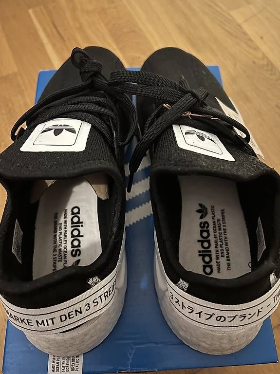 Scarpe da uomo: NMD R1 V2 – Usato da Aarburg venduto da jon_mw9q 3