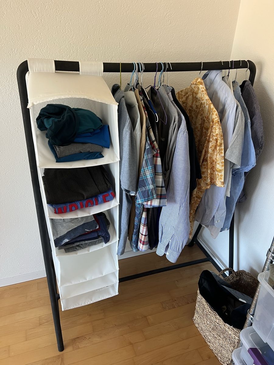 Garderobe: Mobile Garderobe mit Fachregister – Gebraucht aus Zürich von Swissbusiness