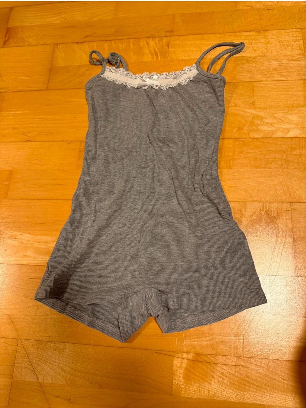 Jumpsuits: Grauer Jumpsuit mit Trägern Grösse S – Gebraucht aus Schwarzenbach SG von benifrick