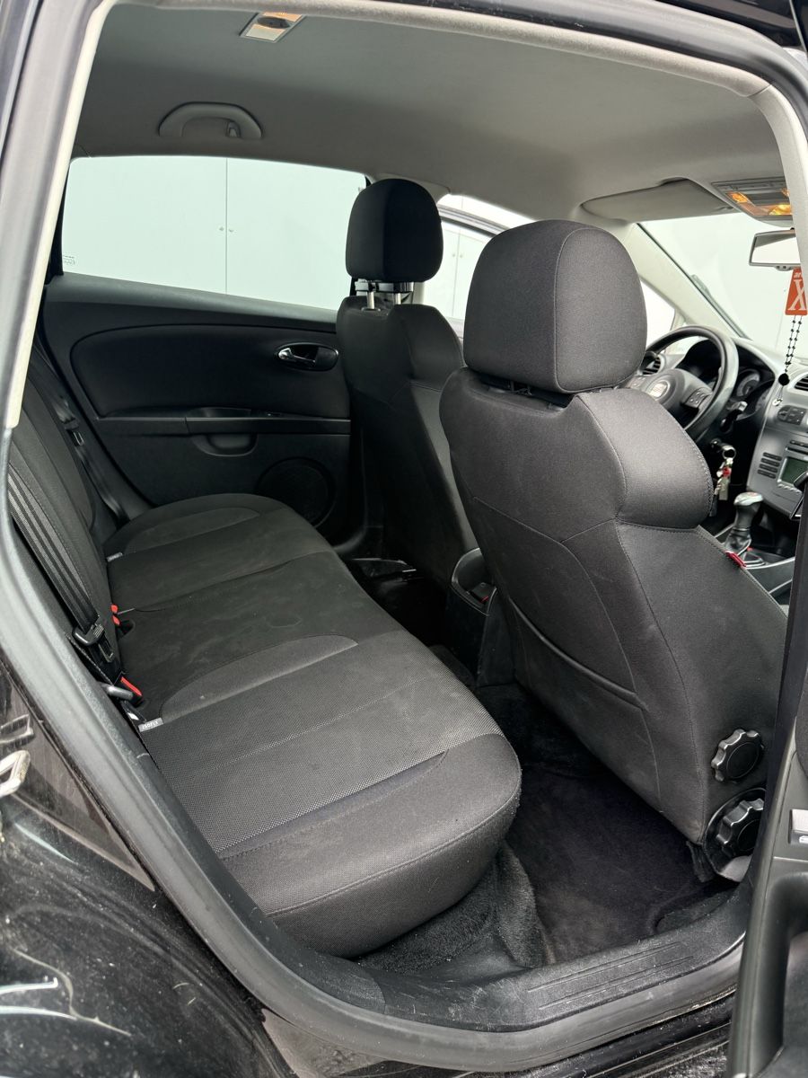 Seat Automobili: Seat Leon 2.0TDI FR – Usato da Ruggell venduto da Dadasli25 8
