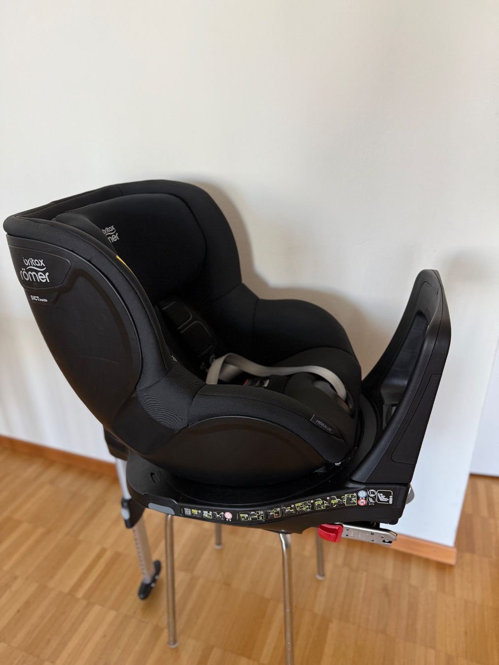Britax Römer Sièges auto: Britax Römer Dualfix M i-Size – D'occasion à Schwerzenbach par Le_roy 5