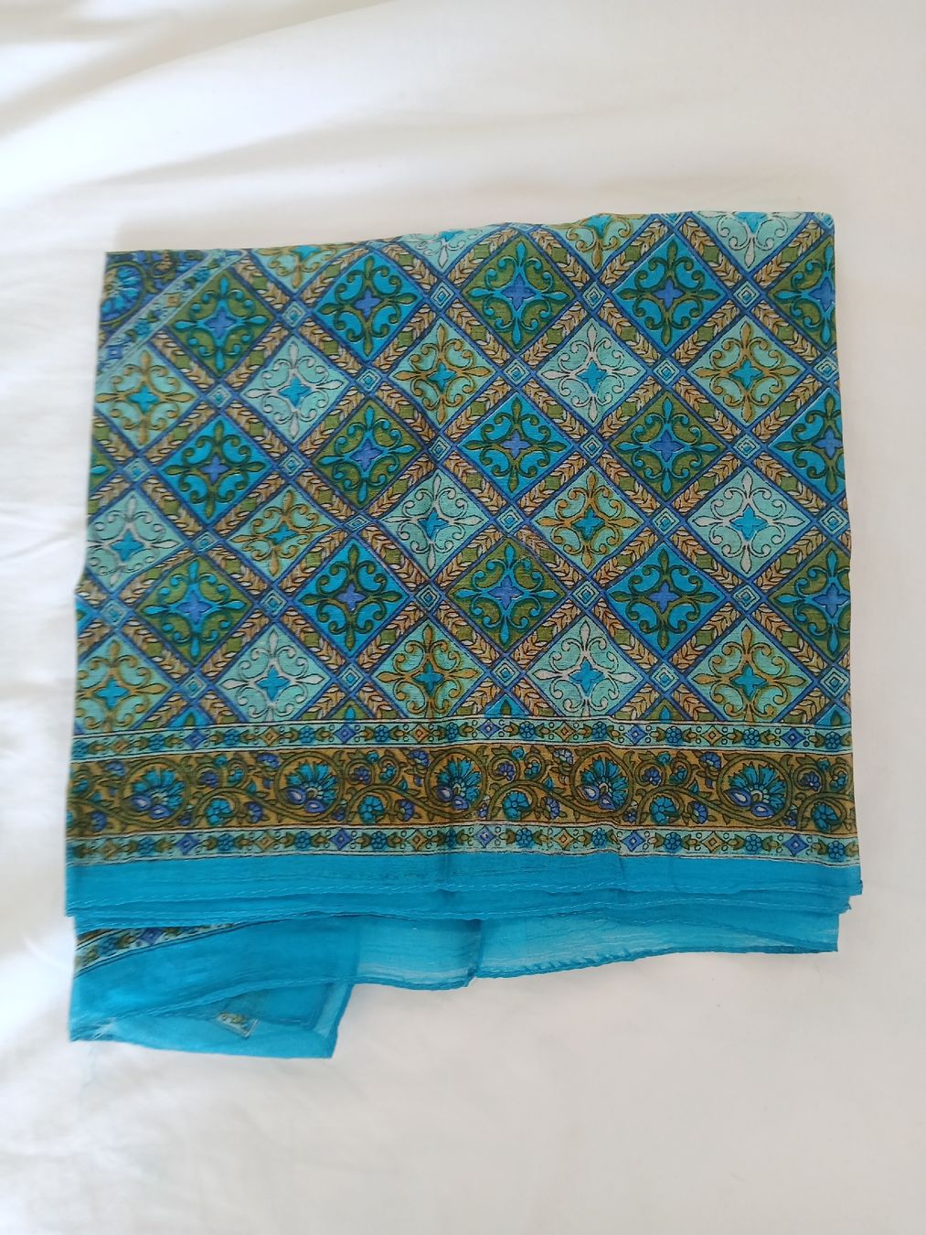 Foulards, Tücher & Schals: NEW! Silk Scarf Blue Green Pattern  – Neu und originalverpackt aus Dübendorf von LoRi-2026
