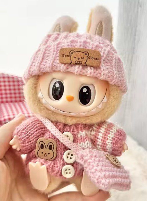 Figuren: Labubu monsters ensemble 3 pièces rose sans peluche – Neu und originalverpackt aus St-Imier von goodber