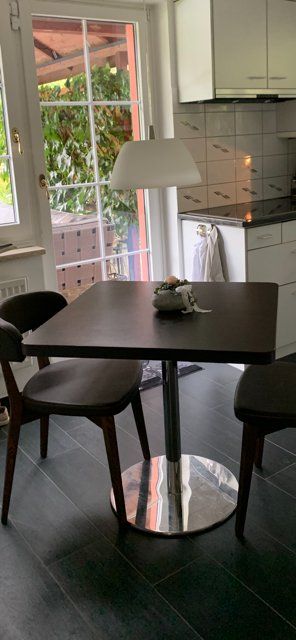 Tavoli: Esstisch / Bistrotisch – Usato da Hofstetten SO venduto da fan_5g5j