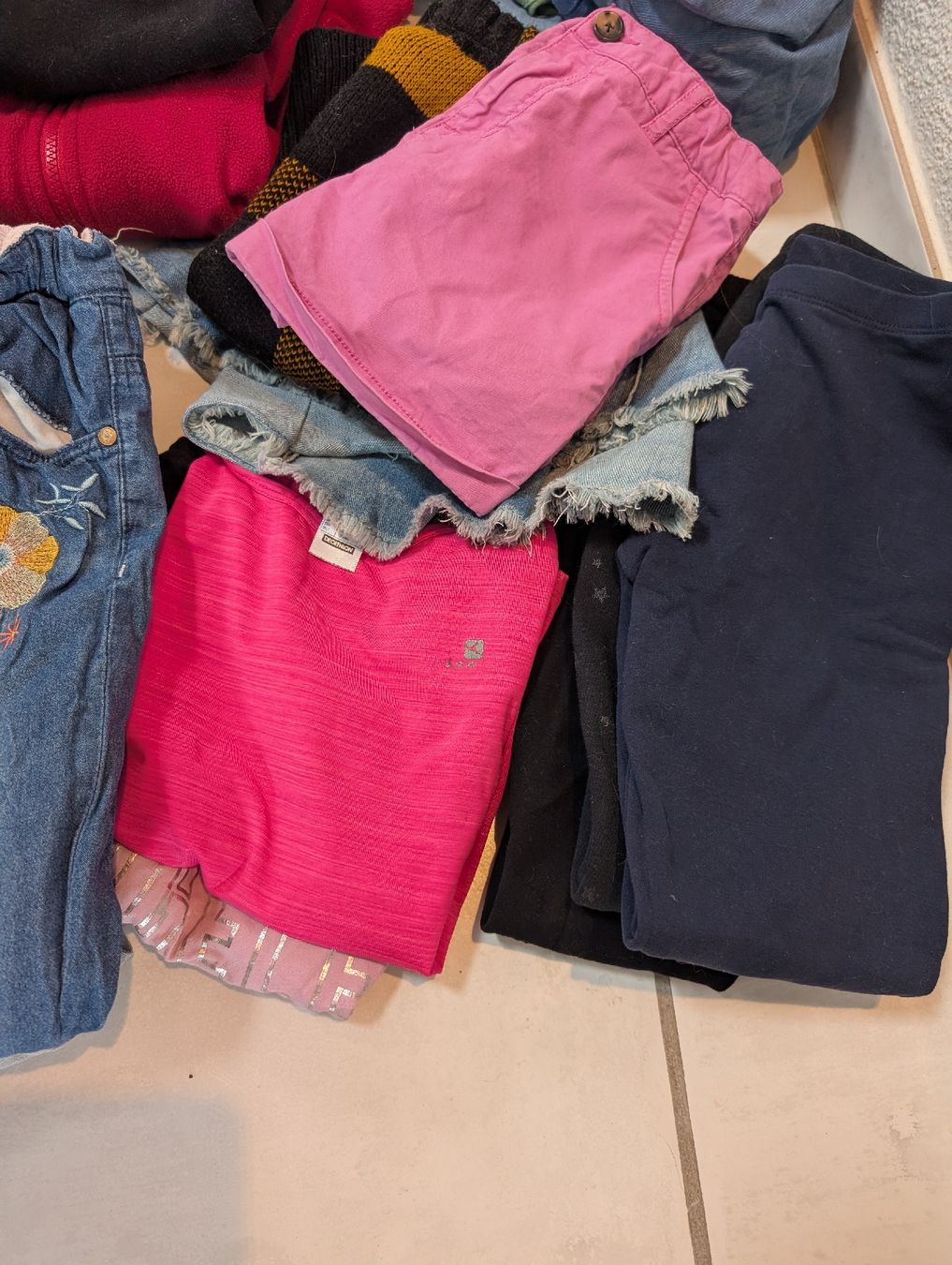 Lotti & Set di vestiti: Kleiderpaket 140 Mädchen – Usato da Gebenstorf venduto da fa1zz 5