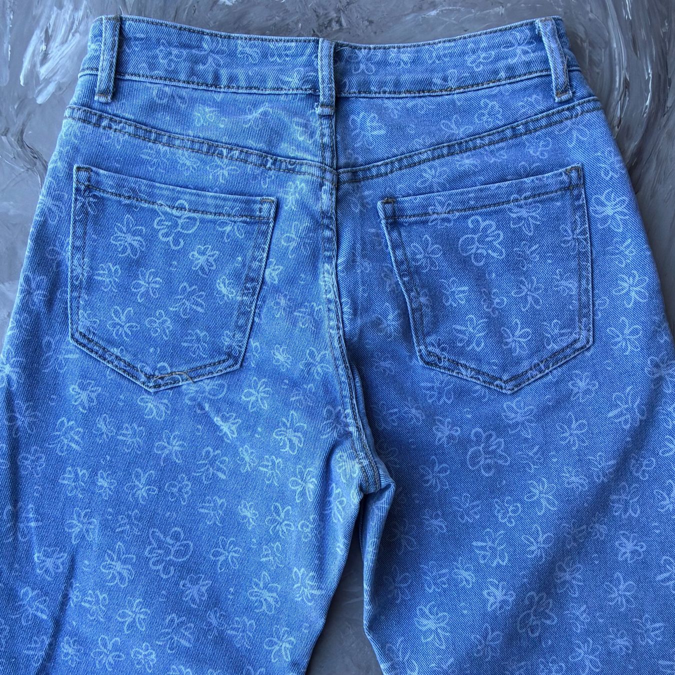Jeans: Jean Large Imprimé Fleurs – D'occasion à Thônex par Suisse.Shopping 5