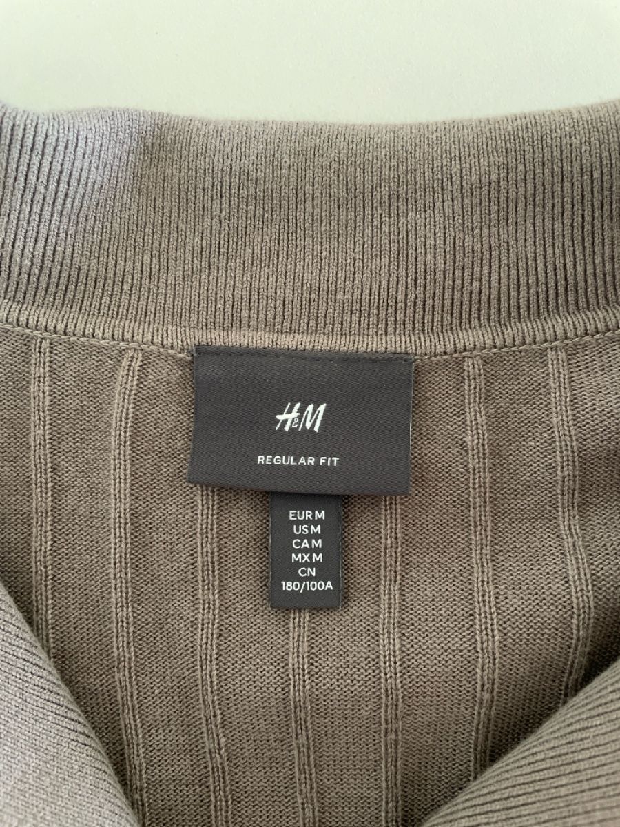 H&M Polos: Kurzarmpolo von H&M, Grösse M – D'occasion à Hägendorf par fufj11 2