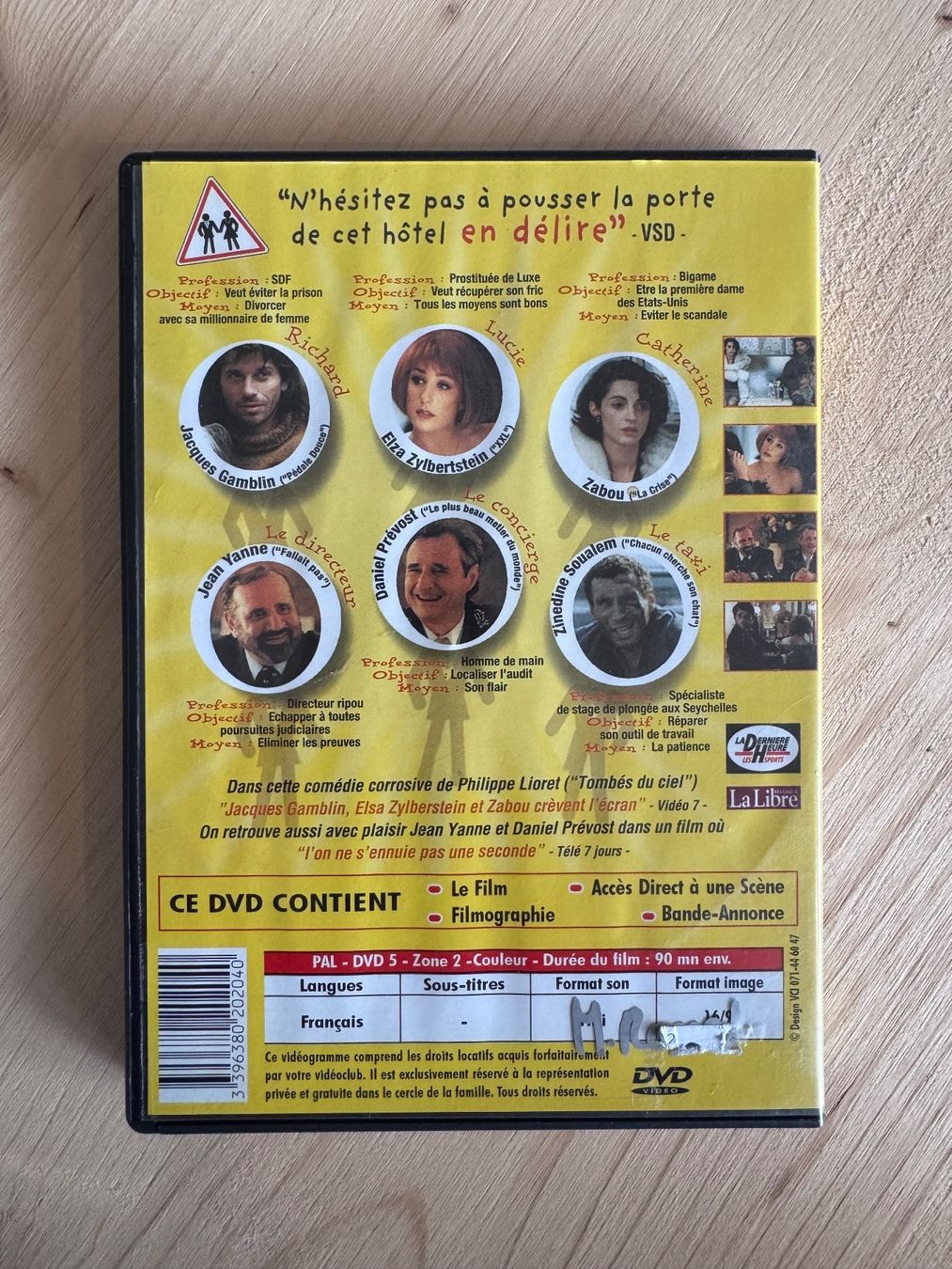 Tutti i DVDs: Tenue Correcte Exigée DVD – Usato da Neuchâtel venduto da _Easy_to_Find_ 1