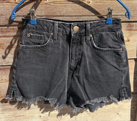 Short en jeans noir River Island