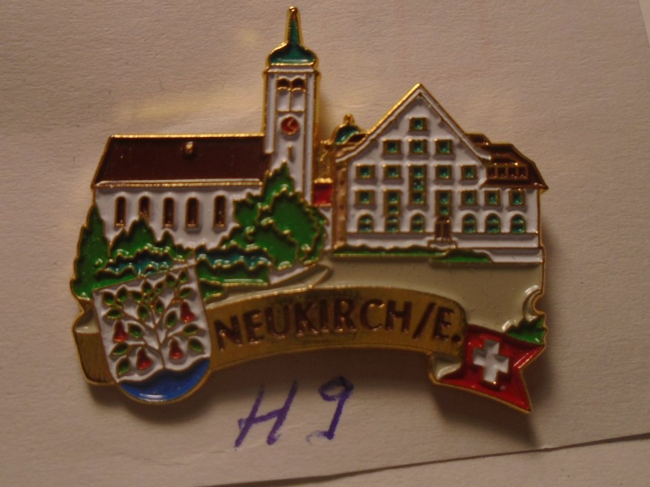 Placchette & Badge: 1 Neukirch/E. Pin (H9) – Usato da Winterthur venduto da Beli2000