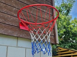 Neuer Basketballkorb, rot