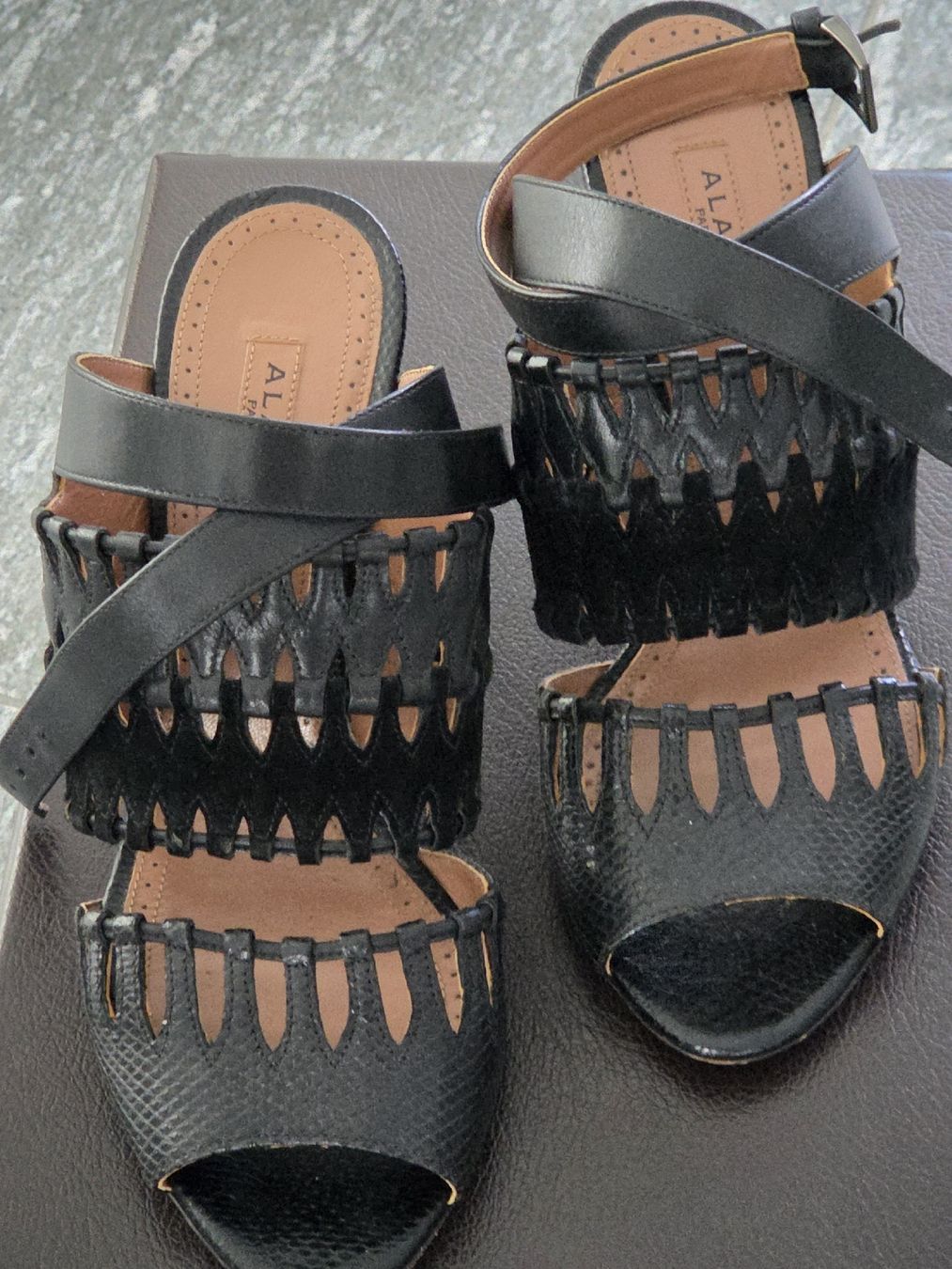 Scarpe da donna: Alaia Schuhe GR 37 mit Karton – Usato da Luzern venduto da annabelle25 2